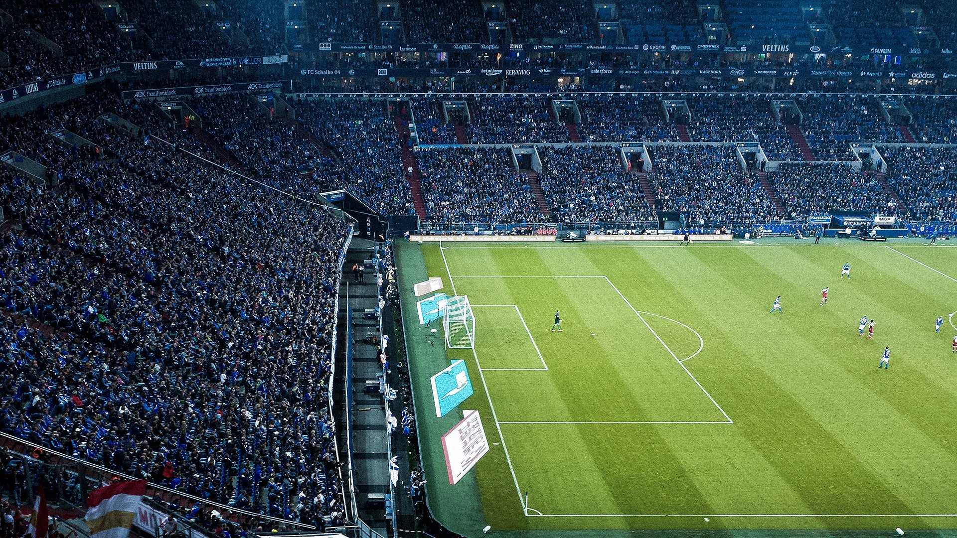 “马科斯·莫奇的防守技术与战术洞察力，成就阿根廷美洲狮队的核心力量”